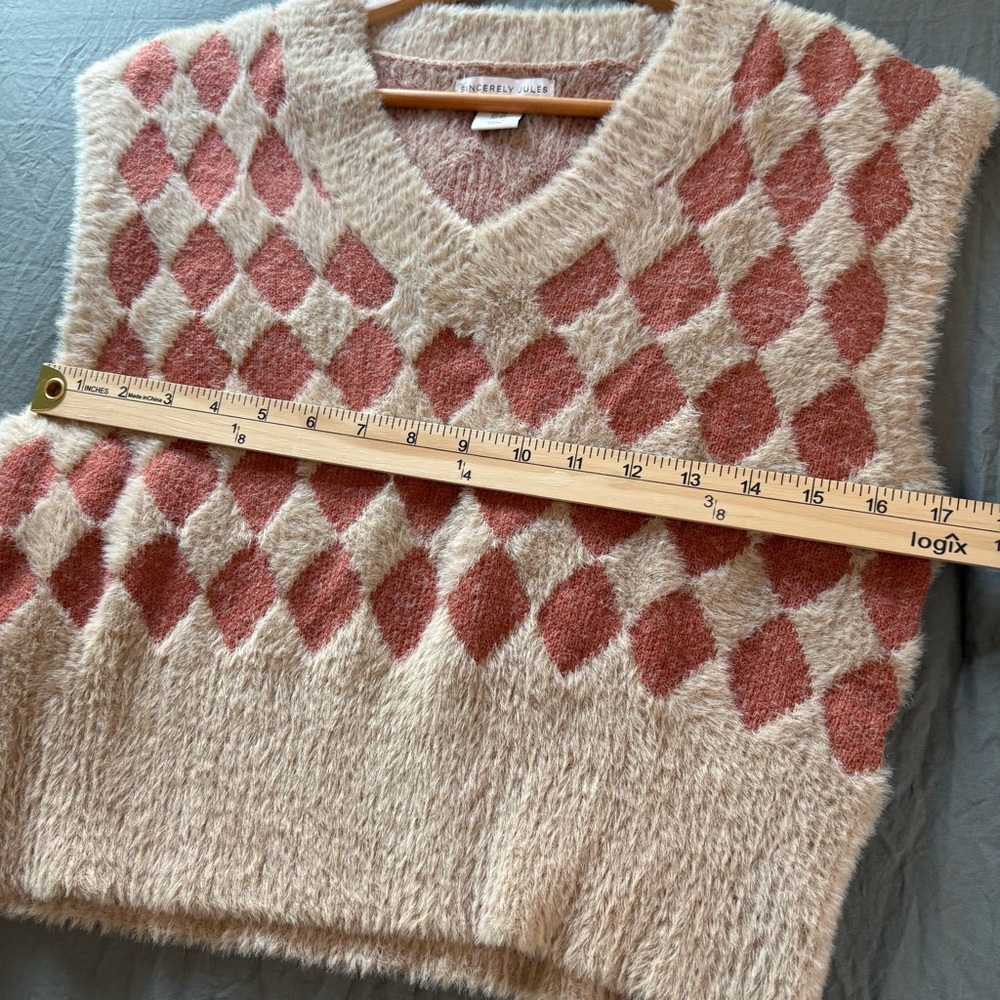 Sincerely Jules Fuzzy Diamond Sweater Vest. Size XS. - Picture 8 of 9